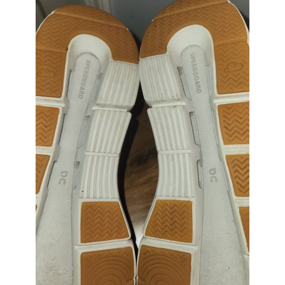 The Roger Clubhouse by On, Men's US Size 9.5, white leather sneakers - Picture 16 of 16